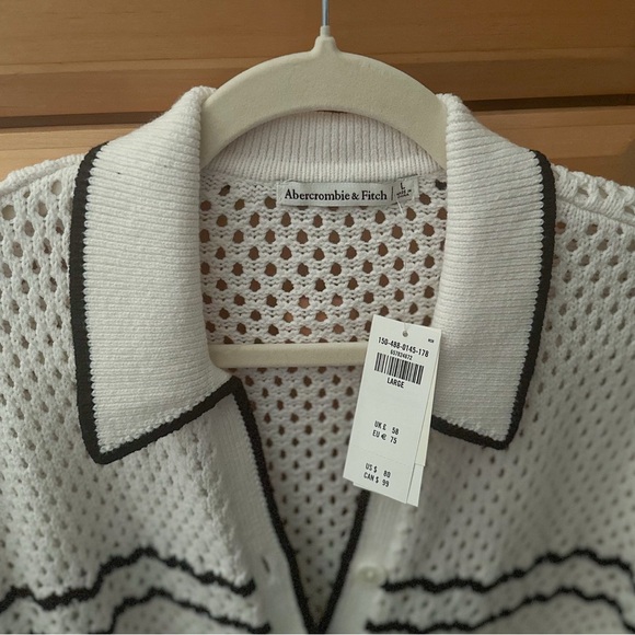 Abercrombie & Fitch Women’s Crochet Style Button-Up Polo - Picture 4 of 6
